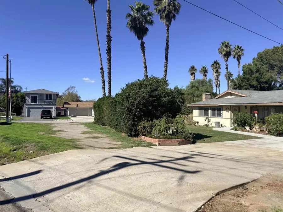 2016 Avenida Del Diablo, Escondido, CA 92029 - #2