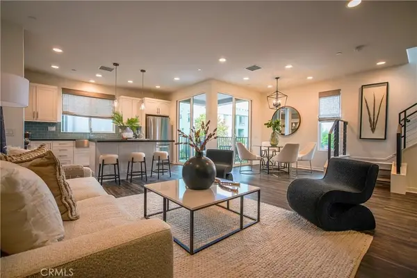 1022 Bridgewater Way, Costa Mesa, CA 92627