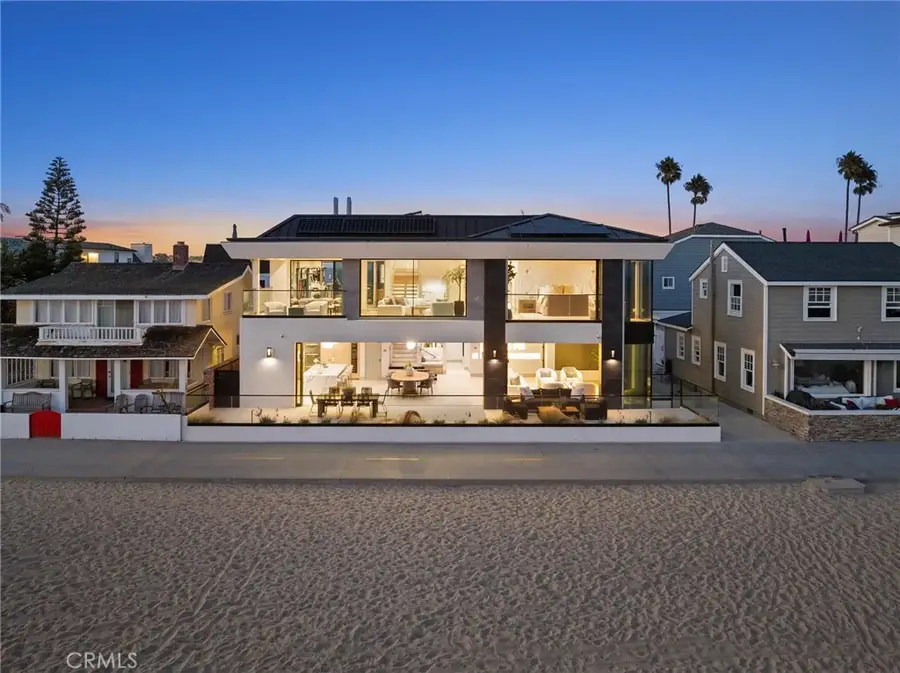 706 W Oceanfront, Newport Beach, CA 92661 - Image #2