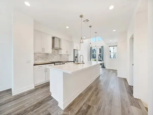 1658 Topanga, Costa Mesa, CA 92627