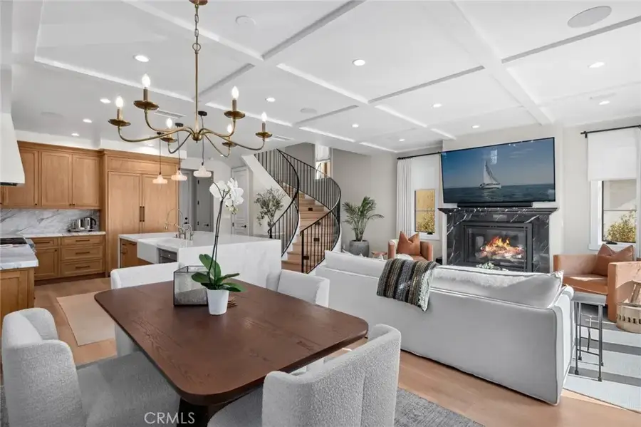 318 Coronado Street, Newport Beach, CA 92661 - Image #3