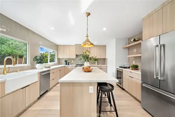 5262 Glenroy Dr, Huntington Beach, CA 92649