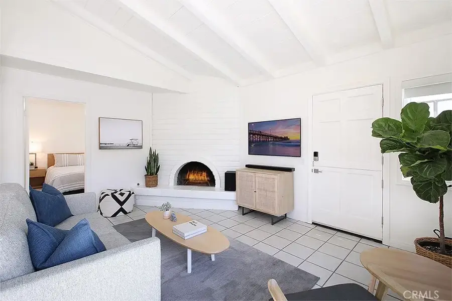 203 Cedar Street #A & B, Newport Beach, CA 92663 - Image #3