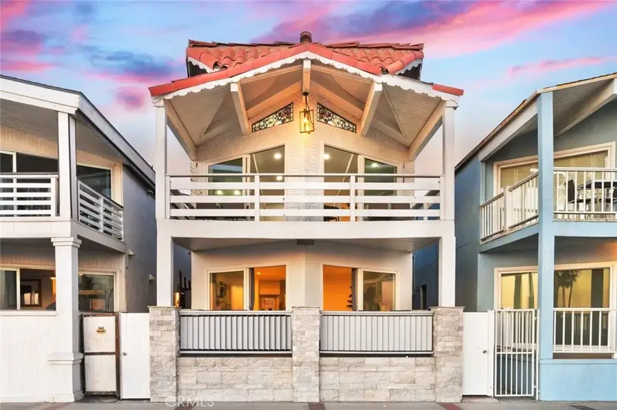 2212 W Oceanfront, Newport Beach, CA 92663 - Image #2