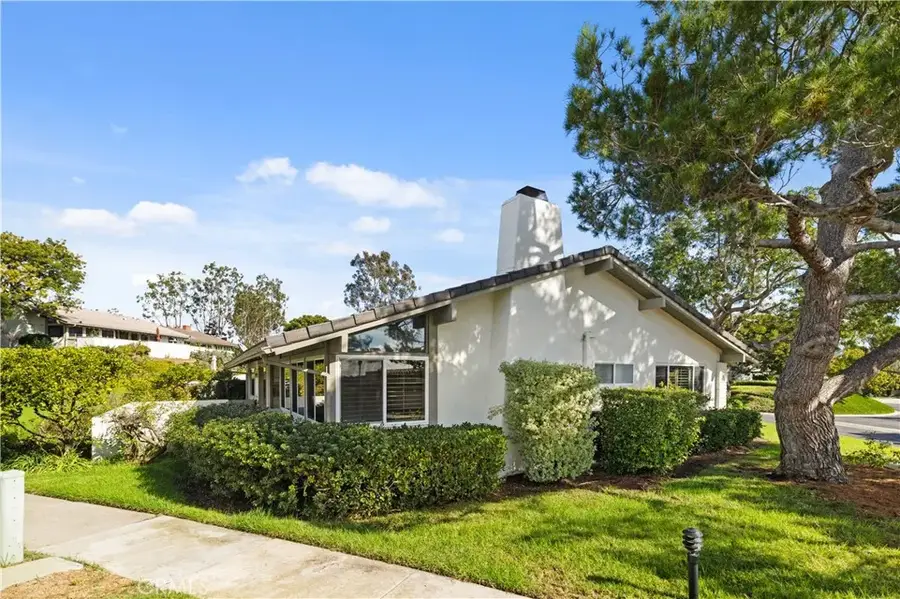 1954 Vista Caudal, Newport Beach, CA 92660 - Image #2
