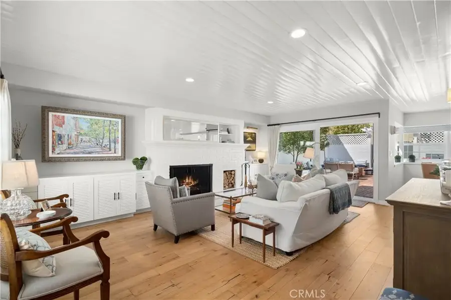 213 Via Mentone, Newport Beach, CA 92663 - #3