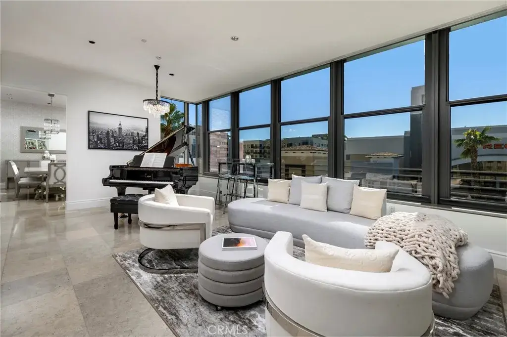 345 E Colorado Boulevard #404, Pasadena, CA 91101 - #1