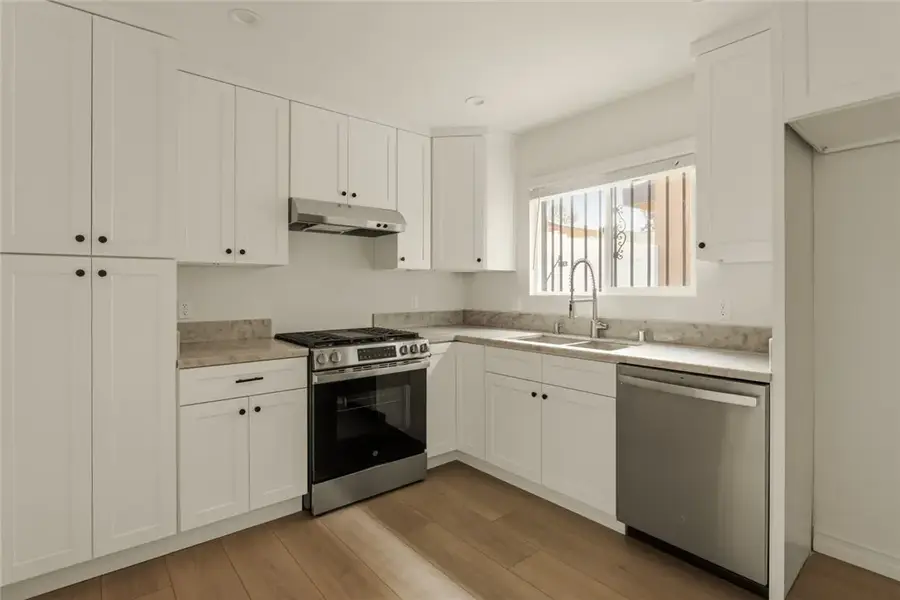 9201 Wakefield Ave #1, Panorama City, CA 91402 - #2