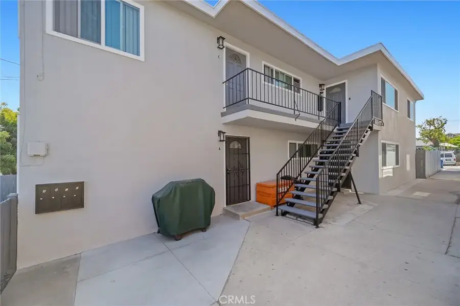 233 W Oliver Street, San Pedro, CA 90731 - #3