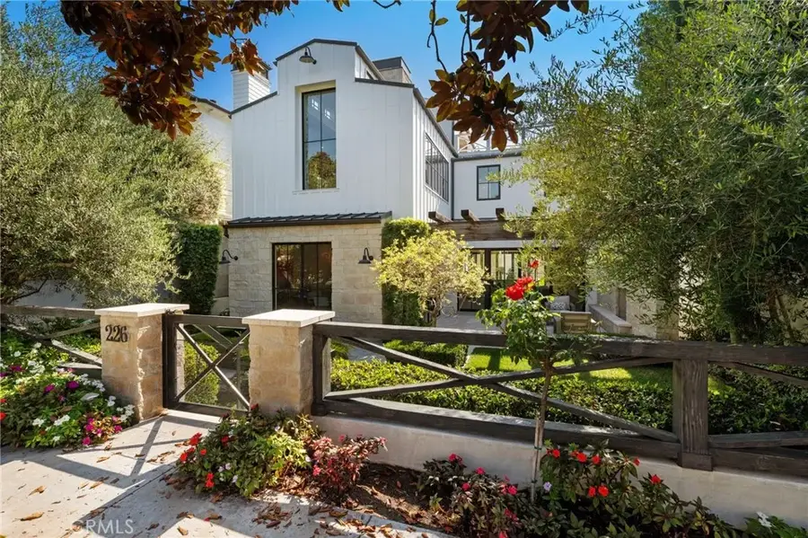 226 Poinsettia Avenue, Corona Del Mar, CA 92625 - #3