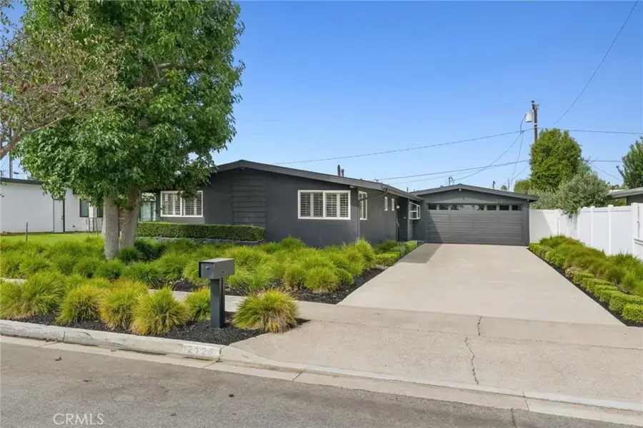 2127 College, Costa Mesa, CA 92627 - #2