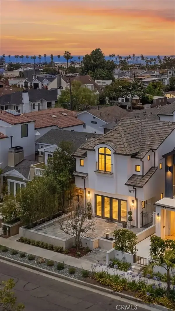 707 Larkspur Avenue, Corona Del Mar, CA 92625