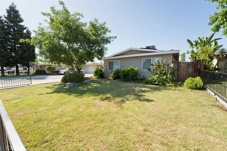 921 Alandale Avenue, Bakersfield, CA 93308 - Image #2