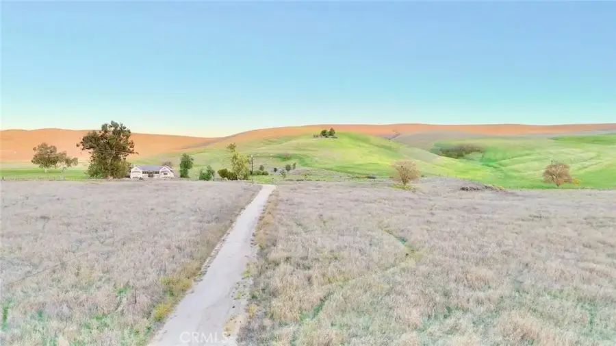 3780 S Gillis Canyon, Shandon, CA 93461 - #3