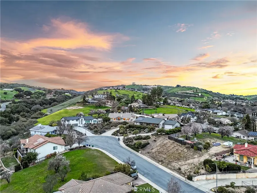 193 Blossom Court, Paso Robles, CA 93446 - #2