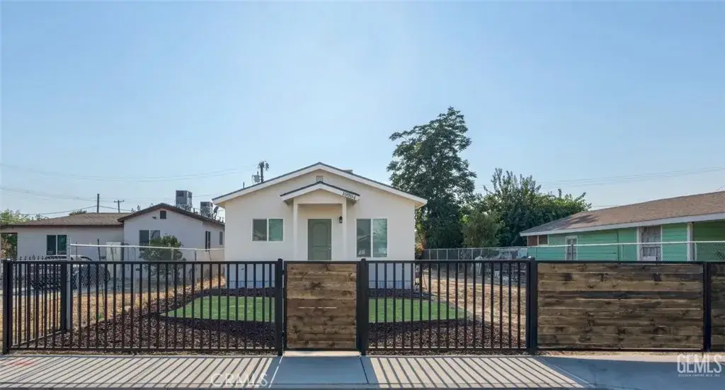 10004 Elmco Avenue, Lamont, CA 93241 - #1