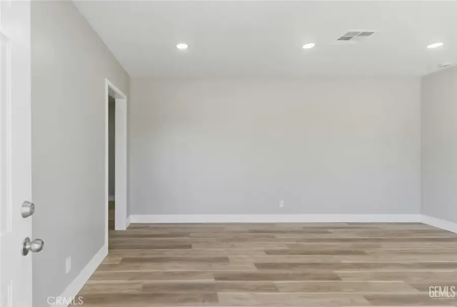 3017 River Boulevard, Bakersfield, CA 93305 - #3
