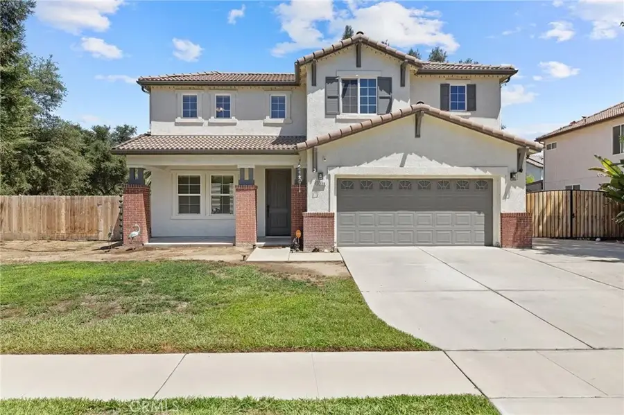 3320 W Glendale Avenue, Visalia, CA 93291 - #2