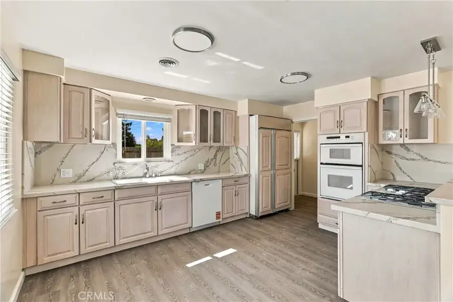917 Elizabeth Court, Bakersfield, CA 93308 - #3
