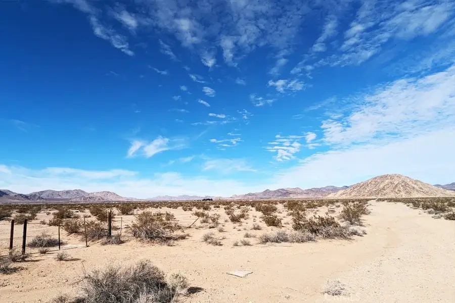 8 Northside Rd, Lucerne Valley, CA 92356 - Image #3