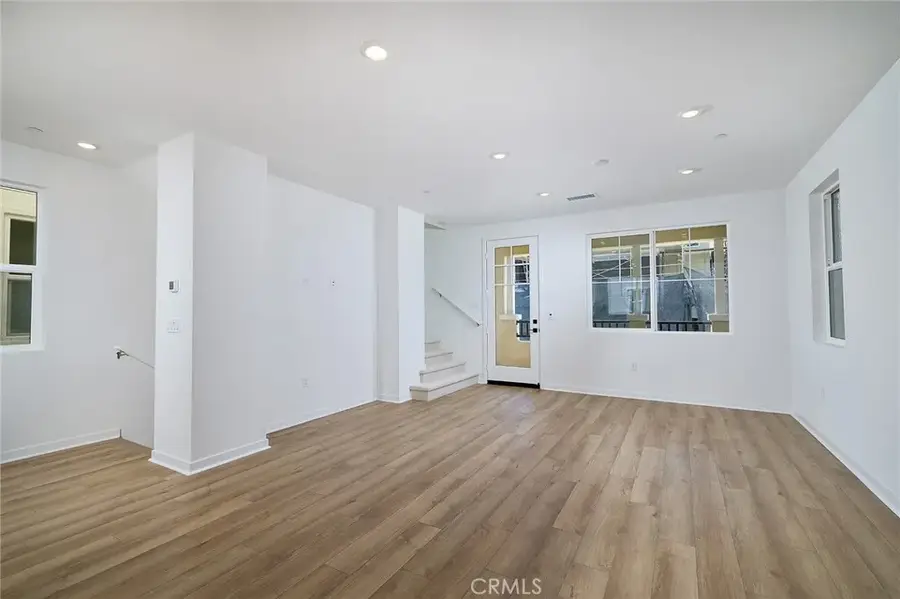 6053 Fairfax Drive, Bakersfield, CA 92880 - Image #3