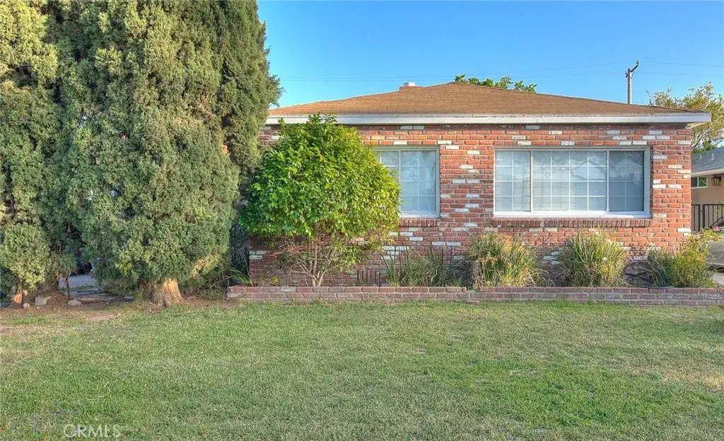 1334 W 11th Street, Santa Ana, CA 92703 - #1