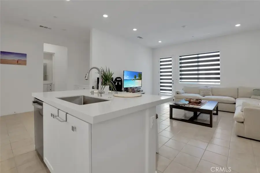 145 Sash, Irvine, CA 92618 - Image #2