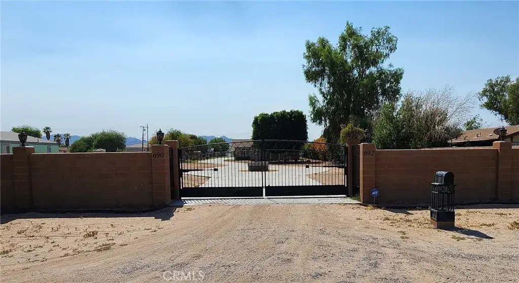 690 Riviera Drive, Blythe, CA 92225 - Image #1