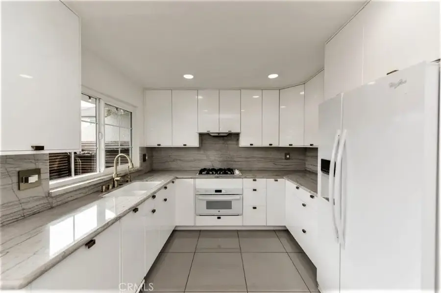 53 Oxford #14, Irvine, CA 92612 - Image #2