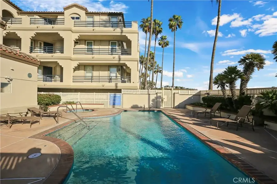 4165 Warner Avenue #202, Huntington Beach, CA 92649 - Image #2