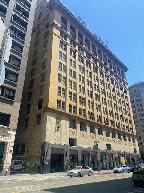 215 W 7th Street #902, Los Angeles, CA 90014