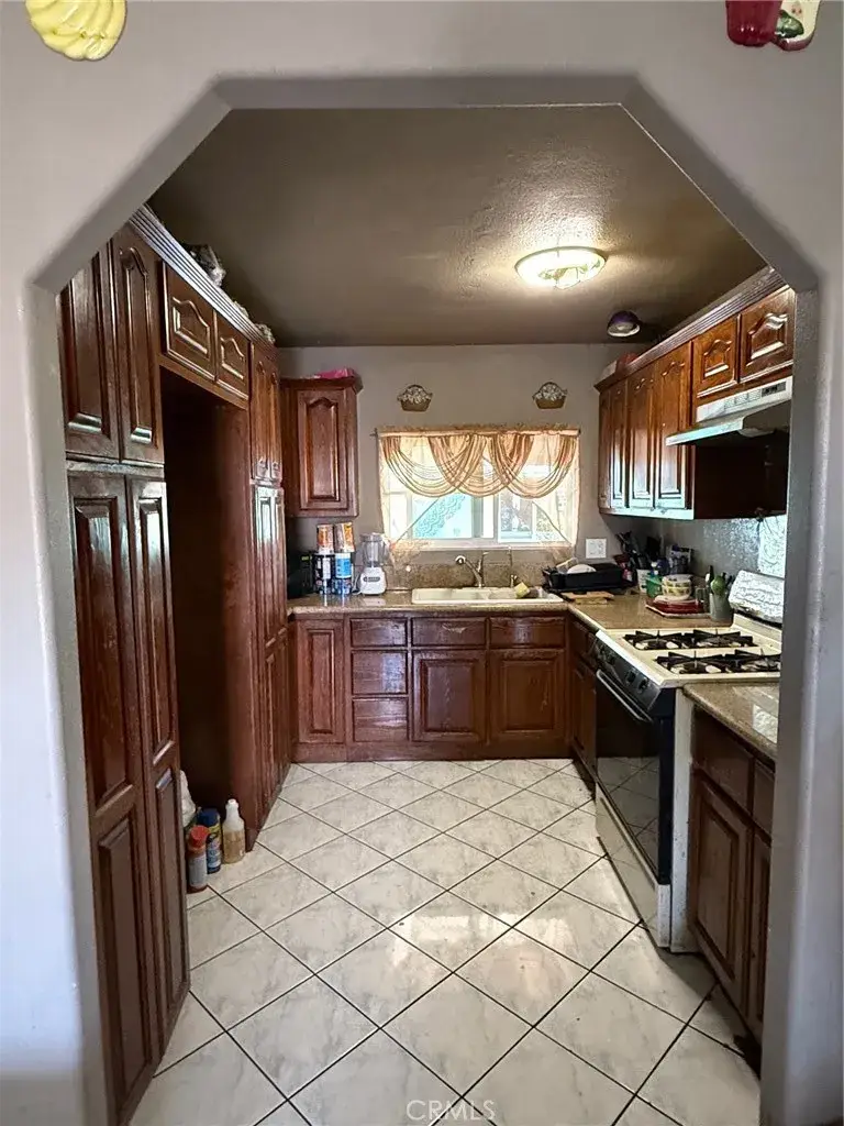 777 S Temescal #14, Corona, CA 92879 - Image #1