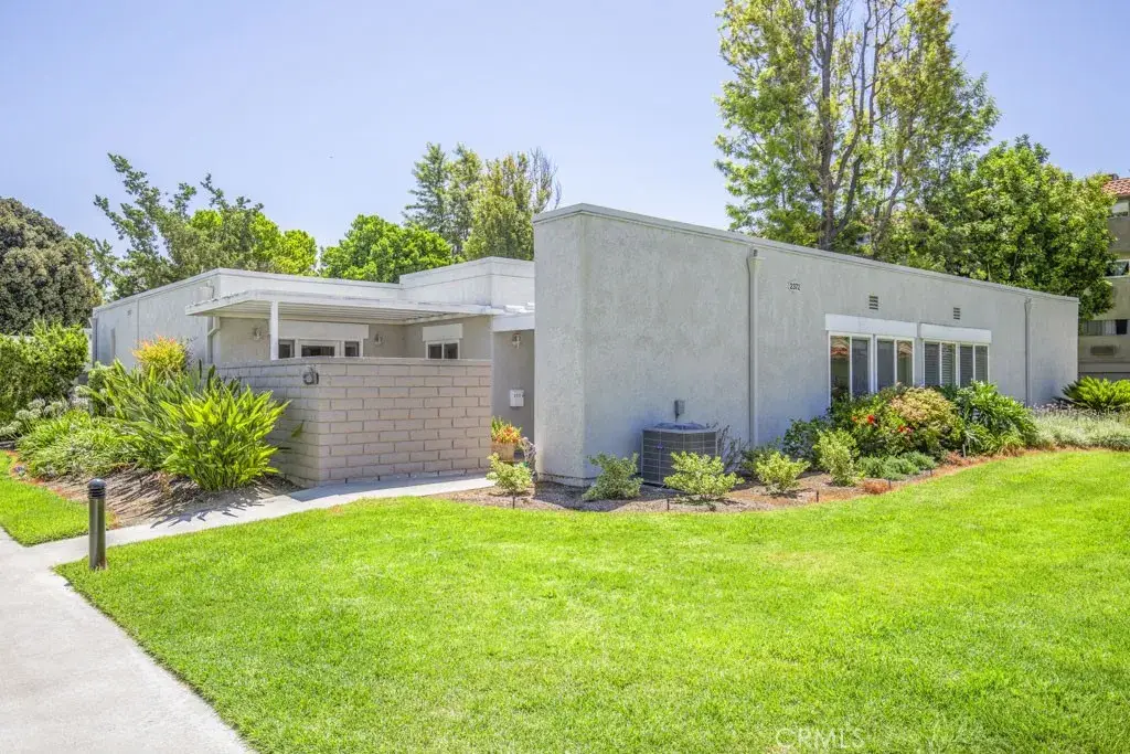 2372 Via Mariposa West #B, Laguna Woods, CA 92637 - Image #1