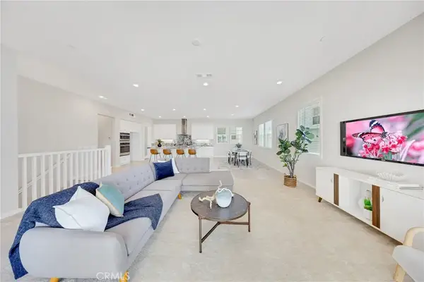 104 Sculpture, Irvine, CA 92618