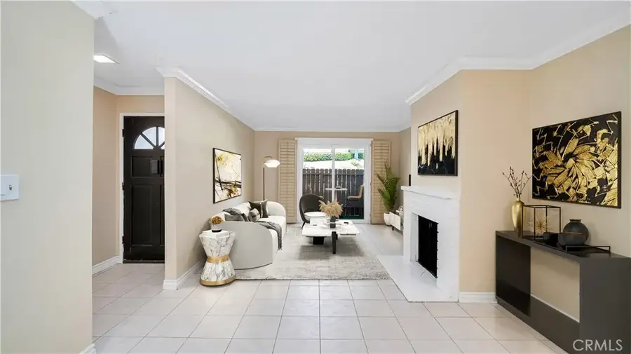 17522 Vandenberg Lane #3, Tustin, CA 92780 - Image #2