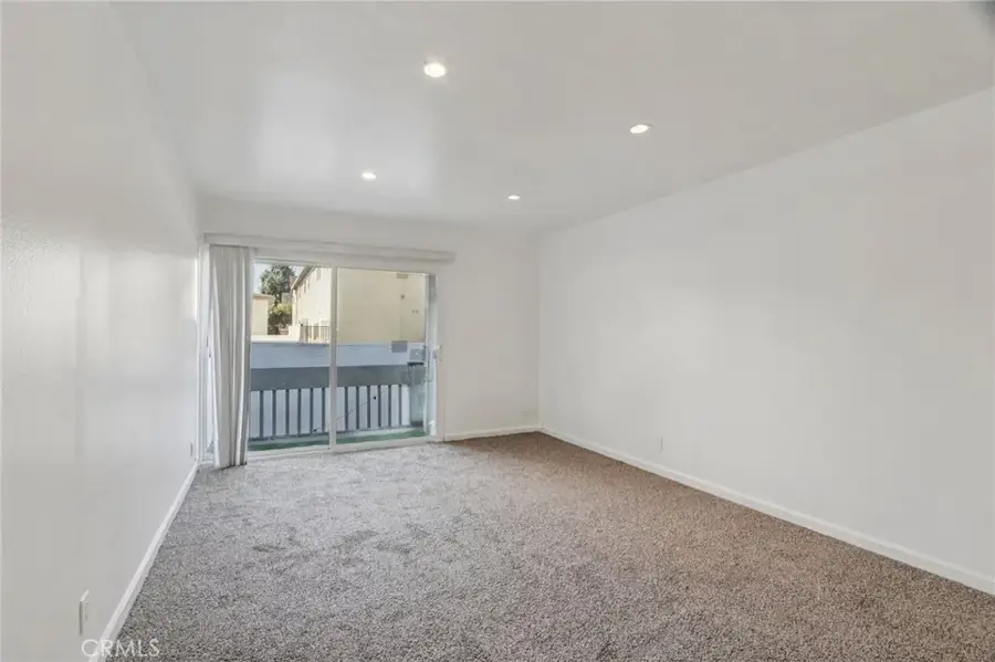 18620 Hatteras Street #247, Tarzana, CA 91356 - Image #2