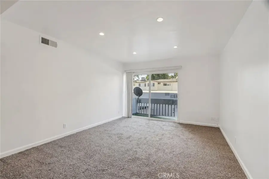 18620 Hatteras Street #247, Tarzana, CA 91356 - Image #3