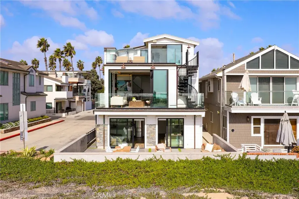 7210 W. Oceanfront, Newport Beach, CA 92663 - #1