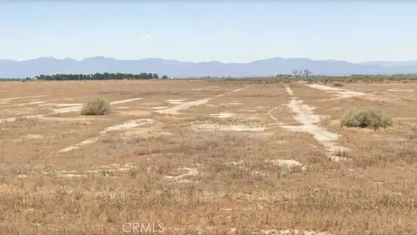 32 E Avenue D4, Lancaster, CA 93535