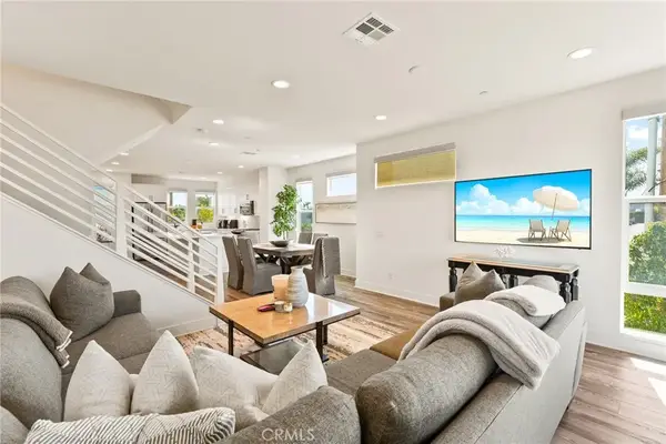 697 W 17th, Costa Mesa, CA 92627