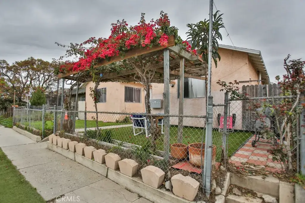 823 W 81st Street, Los Angeles, CA 90044 - Image #1