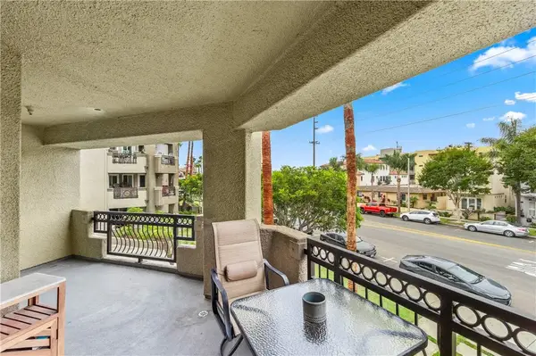 430 Lake Street #204, Huntington Beach, CA 92648