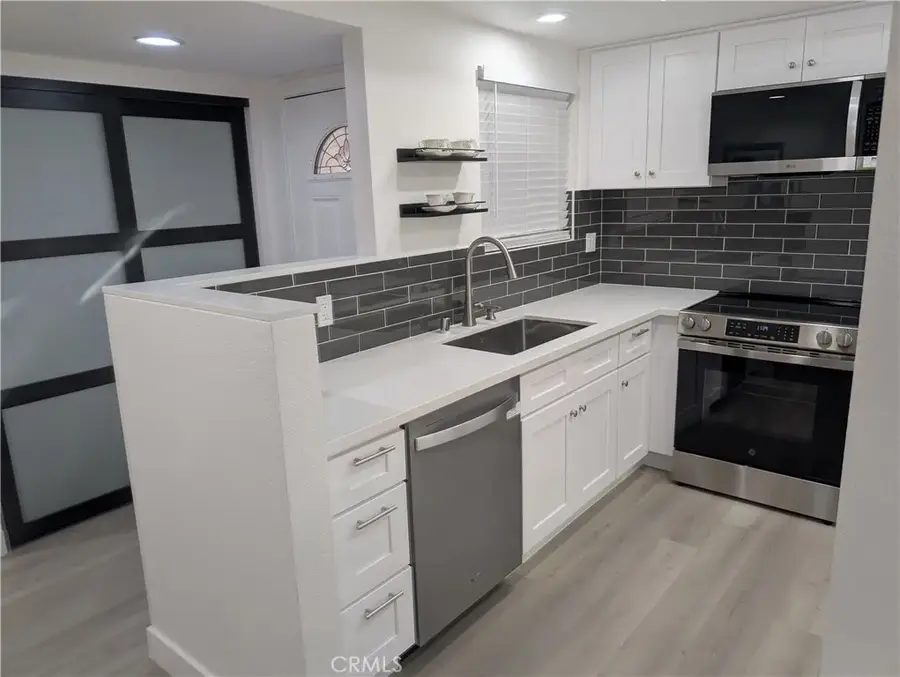 2296 Via Puerta #B, Laguna Woods, CA 92637 - Image #3