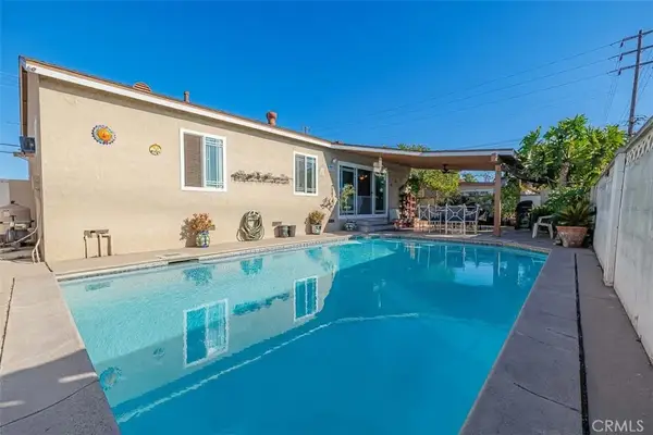 605 N La Reina, Anaheim, CA 92801