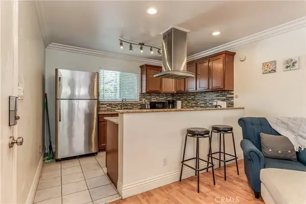 2875 S Fairview #B, Santa Ana, CA 92704