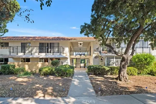 2118 Via Puerta #d, Laguna Woods, CA 92637