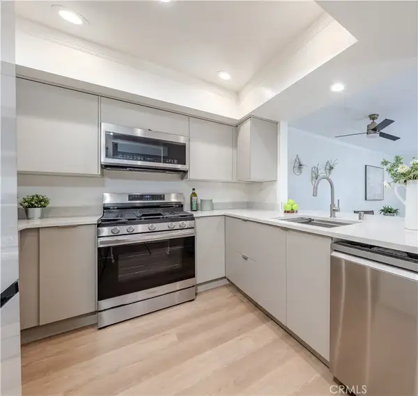 1988 Junipero Avenue, Signal Hill, CA 90755