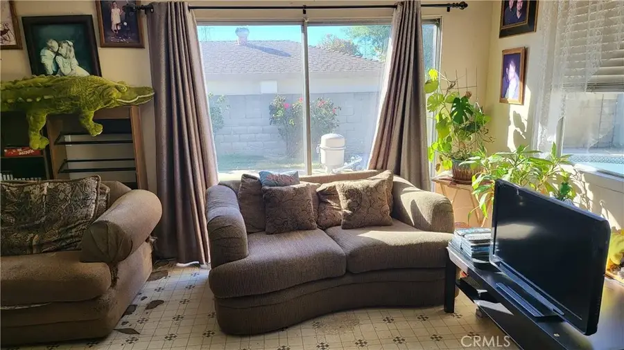 5724 N Galanto, Azusa, CA 91702 - #2