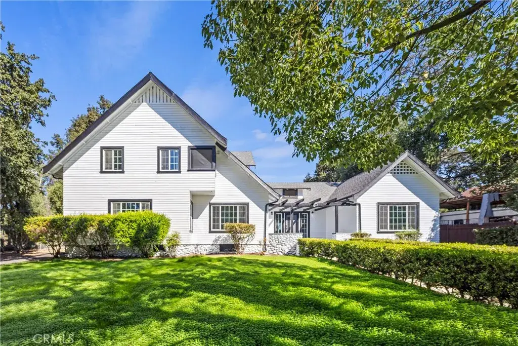 379 Buena Loma, Altadena, CA 91001 - Image #1