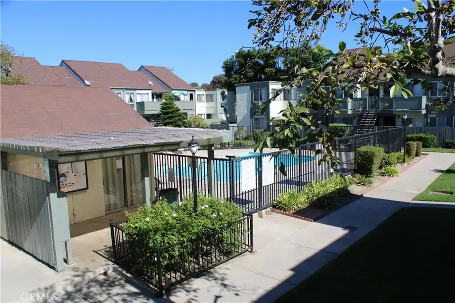 635 N Bristol, Santa Ana, CA 92703 - Image #2
